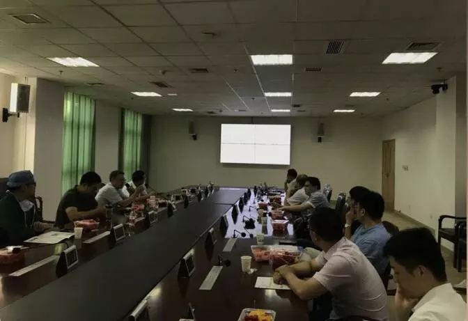 武汉市中心医院泌尿外科举办第五期《泌尿外科青年医师讲坛》